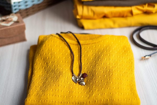 Bijoux et vêtements pour couple : pourquoi s'accorder est essentiel ?