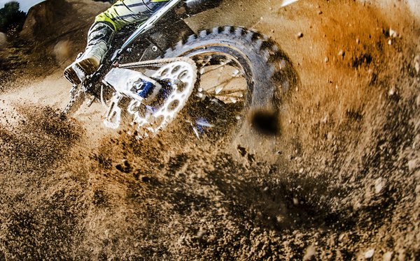 Bloque roue moto : le guide ultime pour sécuriser votre moto